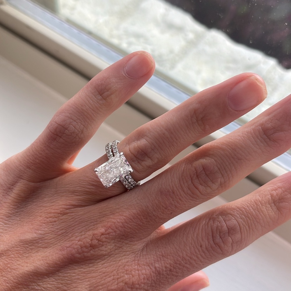 Stunning 4 carat lab diamond ring set